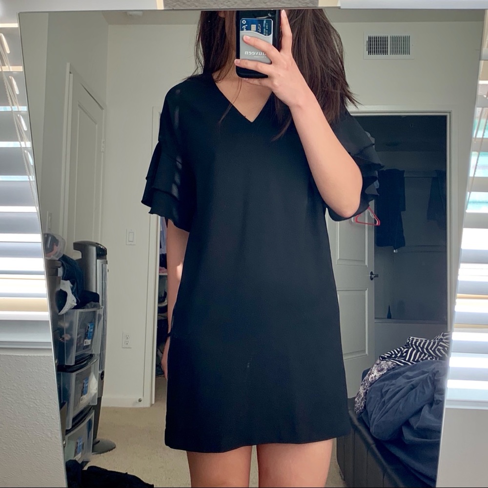Banana republic black dress ruffled sleeves